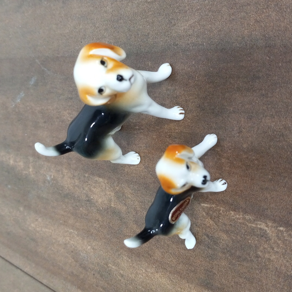 Vtg bone china made in Japan set of Beagles mom and pup.